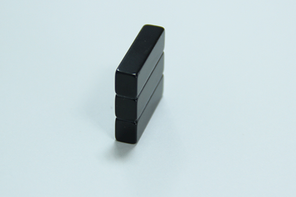Laminated Magnet-Block Shape