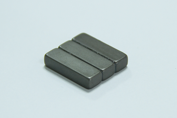 Laminated Magnet-Block Shape