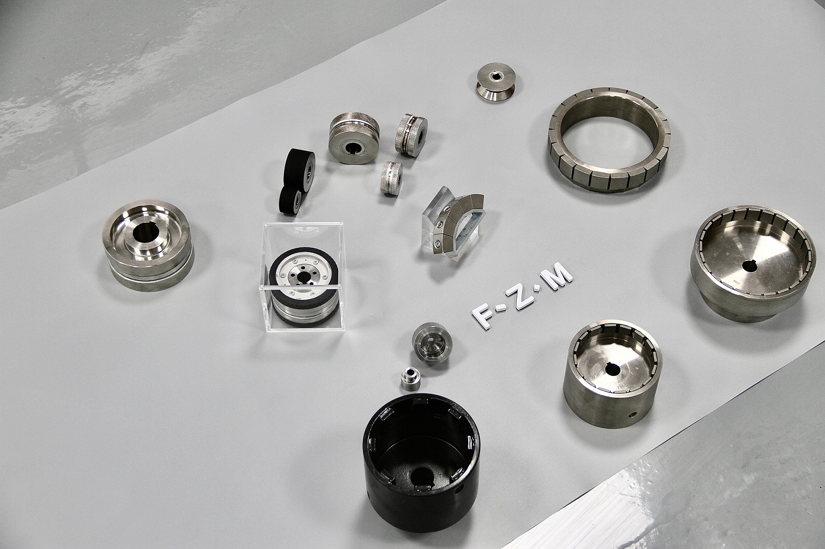 Magnetic Couplings&Wheels for Wall-Climbing Robots