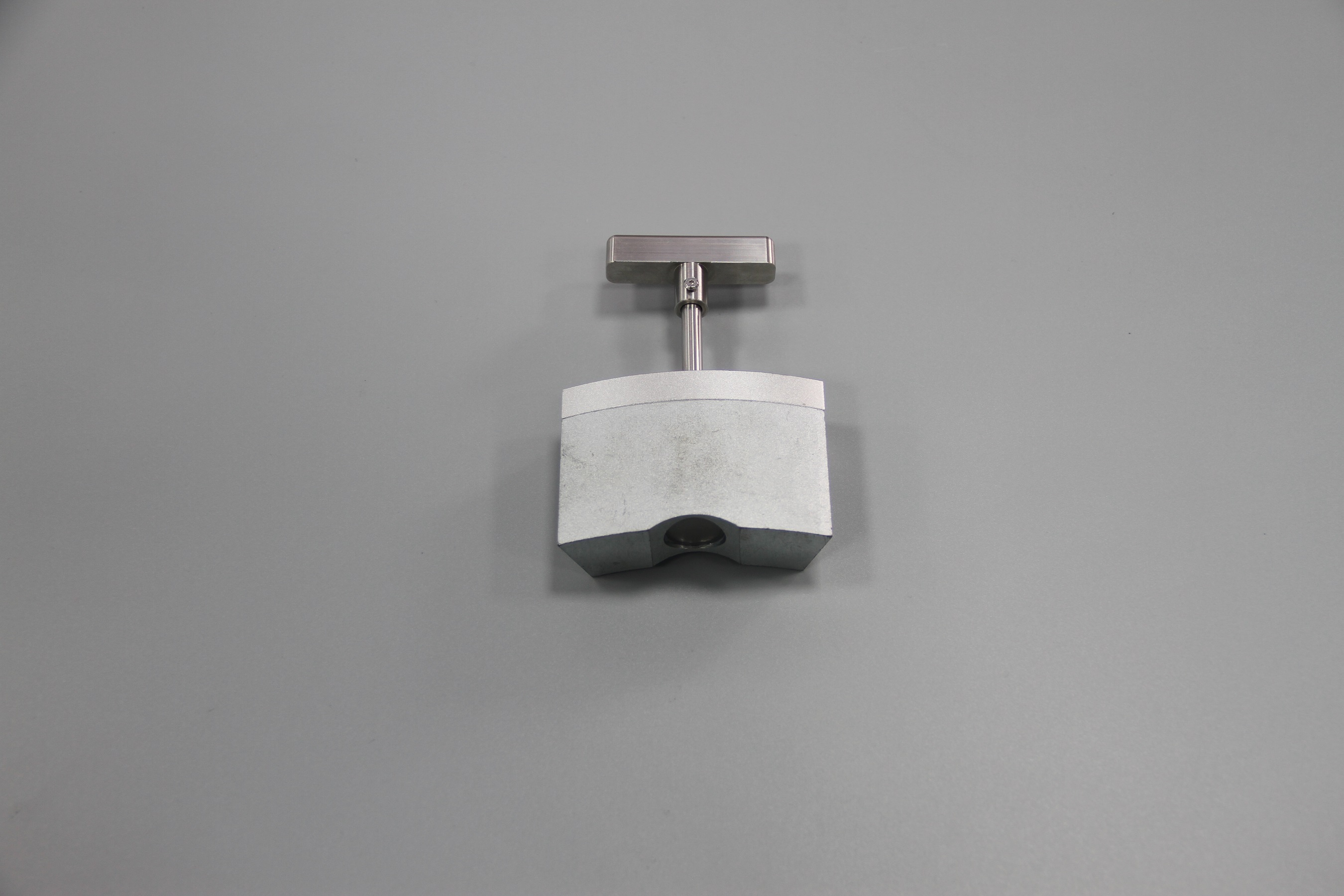 Magnetic lock can be opened and closed