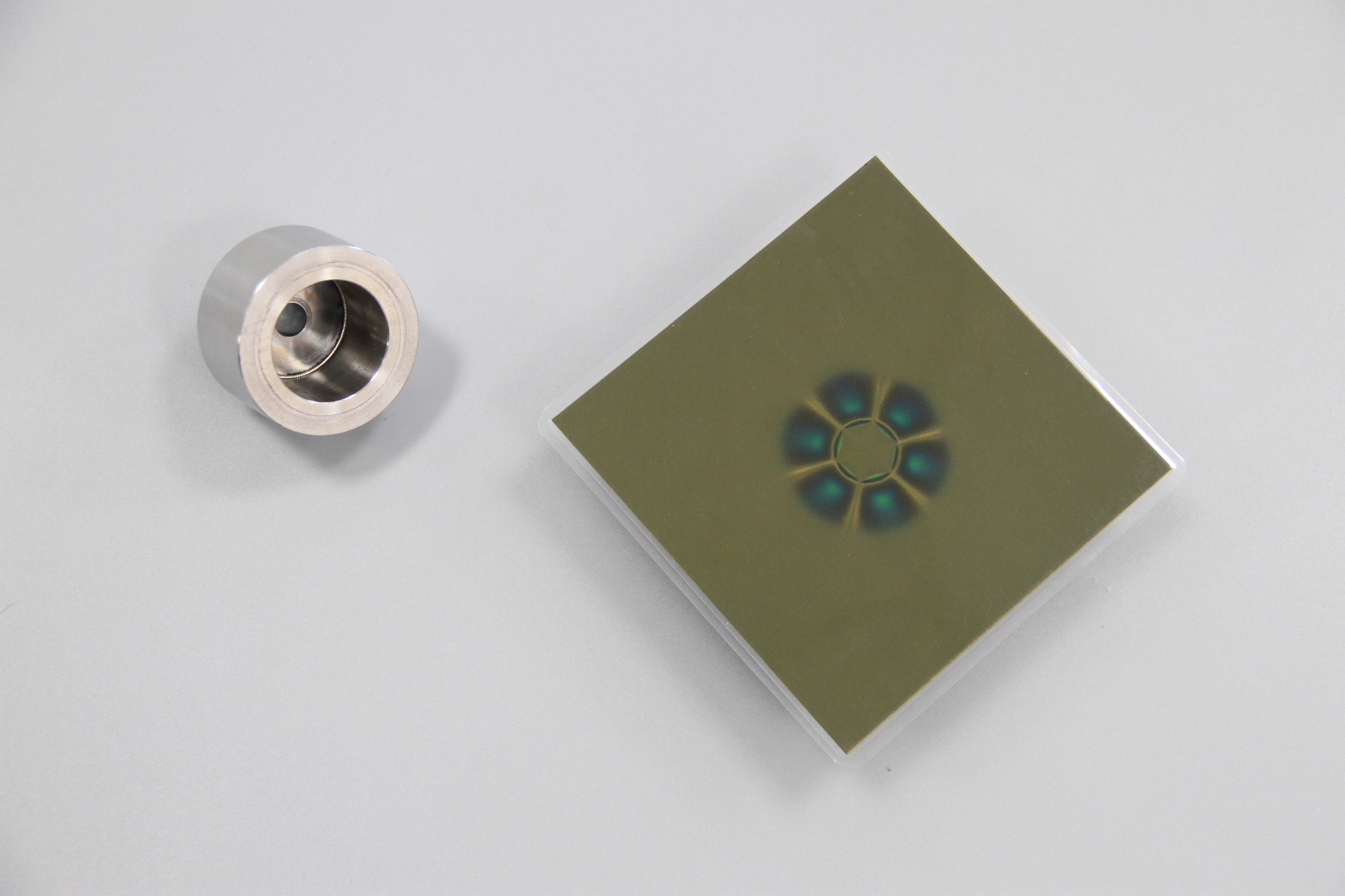 Small non-contact drive coupling